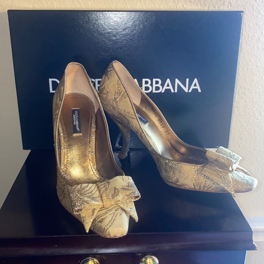 Dolce & Gabbana gold brocade heels